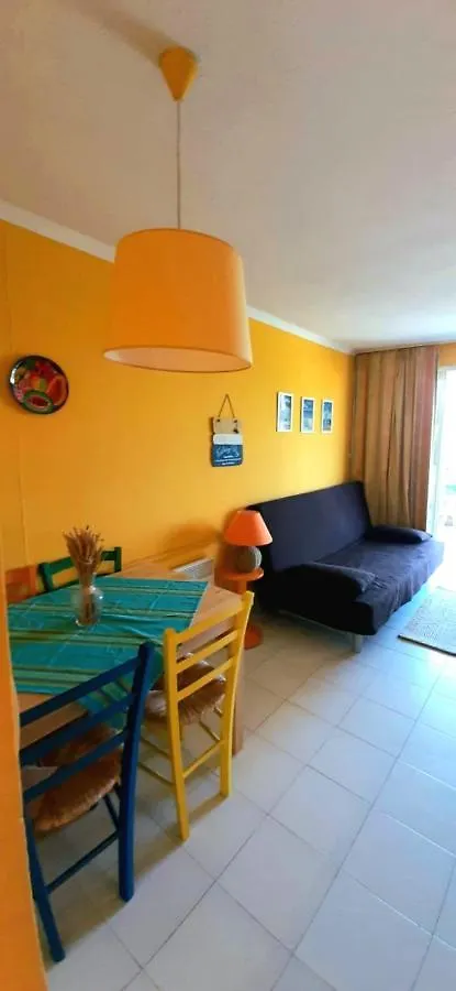 Super-Cute Colourful, Cozy Flat Apartment Saint-Raphael  France